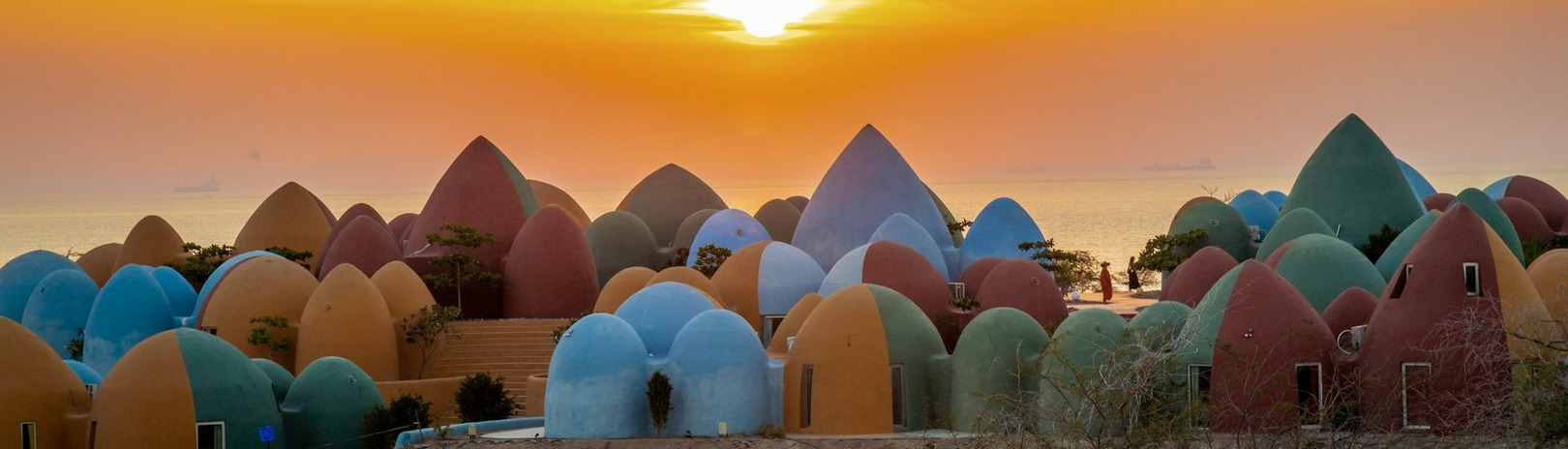Majara Hotel på ön Hormuz, bo i färgglada kupolformade sviter nära stranden